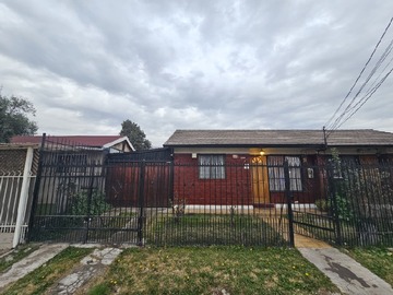 Casa en venta en Entre av. 5 de abril y calle aeropuerto, Estación Central - 4 dormitorios, 1 baño