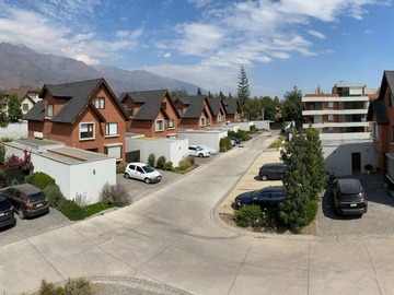 Casa en venta en Casa en condominio - ossandon, La Reina - 4 dormitorios, 4 baños