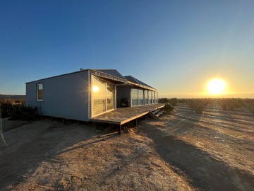 Parcela en venta en Casa de Diseño en Parcela de 5.000 M2, A 8 Km de Tongoy - 3 dormitorios, 2 baños