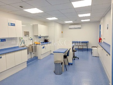 Oficina en venta en Local 91m2 en stripcenter Arenas de Ovalle (173248), Ovalle - 2 baños