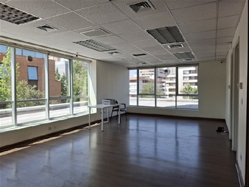 Oficina en venta en 58 m planta libre 2 baños y kitchenette est y bod, Providencia - 2 baños