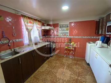 Casa en venta en Av. Diego portales / juan pablo ii, La Florida - 12 dormitorios, 6 baños