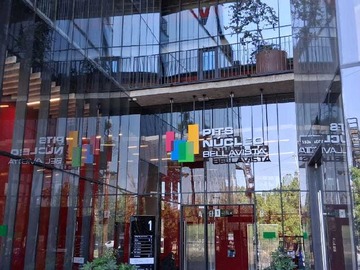 Oficina en arriendo mensual en Espectacular Oficina Nueva (176859), Recoleta - 3 baños