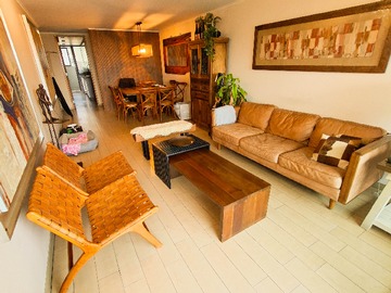 Departamento en venta en Espectacular Depto Remodelado a Pasos Vitacura. - 3 dormitorios, 2 baños