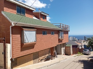 Casa en arriendo mensual en Subida sta.Inés, Viña del Mar - 4 dormitorios, 3 baños
