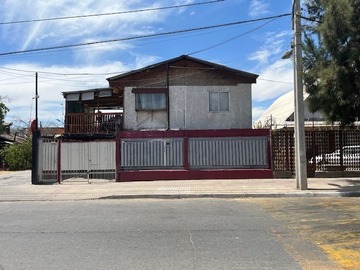 Casa en venta en Casa con terreno 786 mt2, La Granja - 1 baño