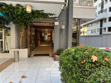 Oficina en venta en Entre Providencia y San Pio X 55 media cuadra de salida sur de metro Tobalaba, Providencia - 1 dormitorio, 1 baño
