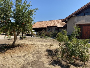 Casa en venta en Lo Arcaya tres, Colina - 5 dormitorios, 3 baños