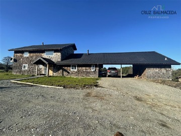 Casa en arriendo mensual en Línea Nueva, Puerto Varas - 4 dormitorios, 3 baños