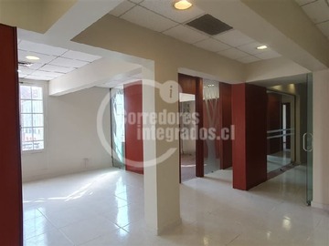 Casa en arriendo mensual en Providencia / Orrego Luco, Providencia - 4 dormitorios, 6 baños