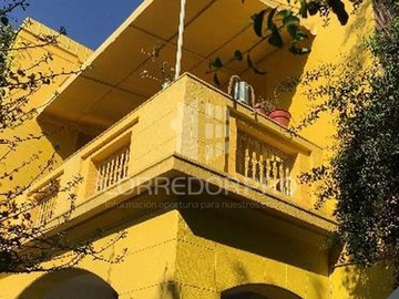 Casa en venta en Casa de 2 pisos habilitada para uso comercial/habitacional, Recoleta - 9 dormitorios, 9 baños