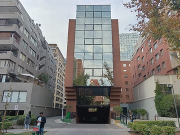 Oficina en arriendo mensual en Encomenderos 200, Las Condes, Región Metropolitana de Santiago 7550000, Chile, Las Condes - 2 baños