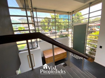 Oficina en venta en Oficina Los Conquistadores, Providencia - 10 dormitorios, 4 baños