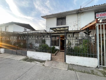 Casa en venta en Lincoln 1467, Lo Espejo, Chile, Lo Espejo - 4 dormitorios, 2 baños