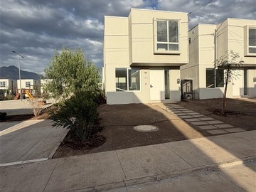 Casa en venta en Los Aromos esquina Av Alessandri, San Esteban - 3 dormitorios, 2 baños