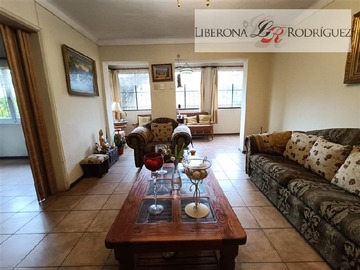 Casa en venta en Casa a pasos del centro de Quilpué, Quilpué - 3 dormitorios, 2 baños