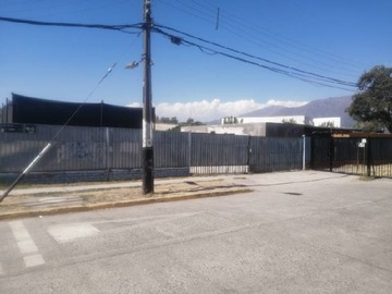 Terreno en venta en Propiedad comercial cercana a mall florida center, Macul