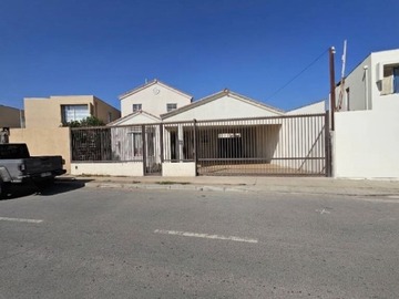 Casa en venta en Hermosa casa en venta, excelente ubicación!, Padre Hurtado - 3 dormitorios, 3 baños