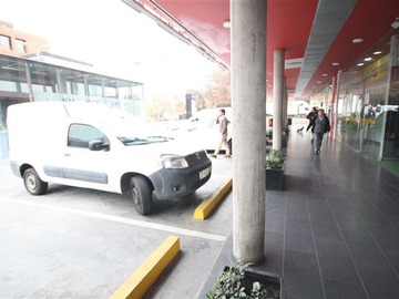Local Comercial en arriendo mensual en Vitacura // Americo Vespucio // Arturo Ureta, Vitacura - 2 baños
