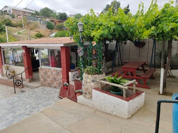 Casa en venta en Camino Troncal, Quilpué - 7 dormitorios, 3 baños