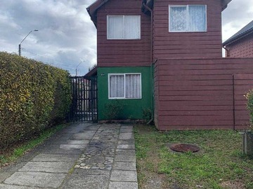 Casa en arriendo mensual en Pasaje 1 Lomas del Rio, Valdivia - 3 dormitorios, 3 baños