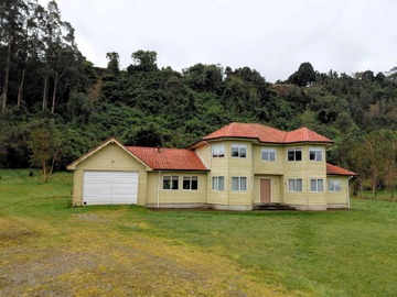 Local Comercial en venta en chamiza, Puerto Montt - 8 dormitorios, 5 baños