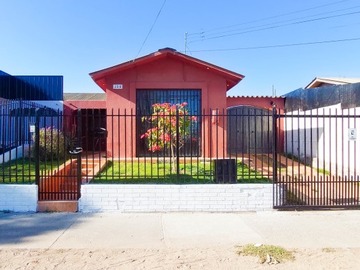 Casa en venta en Pimientos con los clarines, sindempart, 4d/2b gran patio, Coquimbo - 4 dormitorios, 2 baños