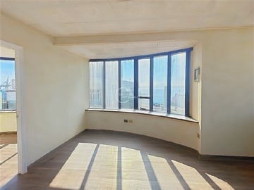 Oficina en arriendo mensual en Plaza sotomayor, Valparaíso - 3 dormitorios, 4 baños