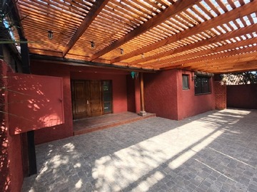 Casa en venta en Avenida Pedro Fontova N°8047 Casa 9, Huechuraba - 4 dormitorios, 4 baños