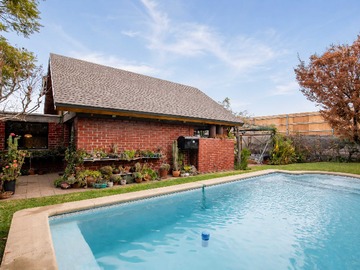 Casa en venta en Amplia Casa con Jardín y Piscina (168475), Las Condes - 6 dormitorios, 4 baños