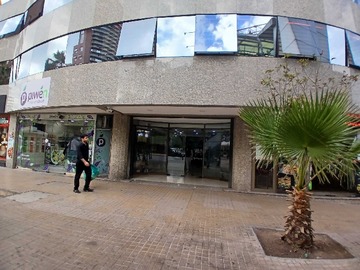 Oficina en arriendo mensual en Oficina frente Costanera Center con estacionamie (172758), Providencia - 2 dormitorios, 2 baños