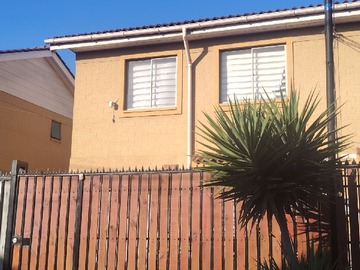 Casa en arriendo mensual en Pasaje Valle El Encanto, Padre Hurtado, Región Metropolitana de Santiago 9710000, Chile, Padre Hurtado - 3 dormitorios, 3 baños