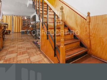 Casa en venta en Venta casa 2 pisos, 4 d, 2 b en villa olimpica, ñuñoa, Ñuñoa - 4 dormitorios, 2 baños