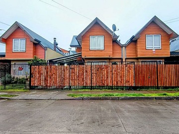 Casa en venta en Se vende casa modelo grande vista volcan, Temuco - 3 dormitorios, 2 baños