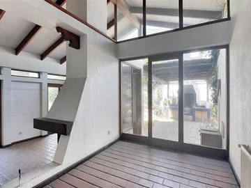 Casa en venta en Geronimo De Alderete - Hualtatas ¡Acepta ofertas!, Vitacura - 6 dormitorios, 3 baños