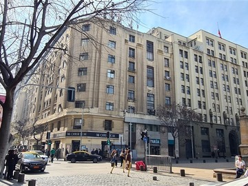Oficina en arriendo mensual en Agustinas / Teatinos - Plaza de la Constitución, Santiago - 12 dormitorios, 6 baños