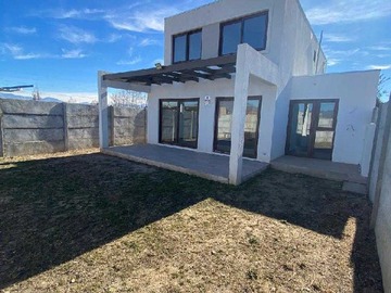 Casa en venta en Vendo Casa Amplia y Luminosa en Machalí (173701), Machalí - 3 dormitorios, 3 baños