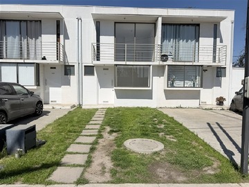 Casa en arriendo mensual en Las Palmeras, Peñaflor - 3 dormitorios, 2 baños