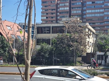 Departamento en venta en Av Manquehue/ Los Militares, Las Condes - 3 dormitorios, 3 baños
