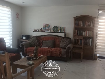 Casa en venta en Padre Mariano Chaparro, Macul - 7 dormitorios, 3 baños