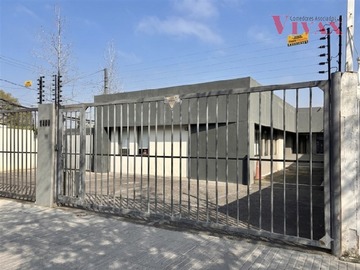 Oficina en arriendo mensual en Casa esquina remodelada para oficinas 128m2 , con 6 a 9 estacionamientos, Vitacura - 5 dormitorios, 4 baños