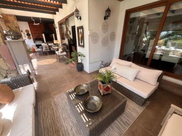 Casa en venta en Av. álvaro Casanova/ Av. José Arrieta, Peñalolén - 4 dormitorios, 3 baños