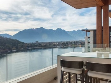 Departamento en venta en Lindo departamento con increíble vista al lago en condominio Pinares. Amoblado!, Pucón - 4 dormitorios, 3 baños