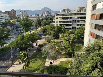 Departamento en venta en Manquehue sur cercano a avenida colon, Las Condes - 3 dormitorios, 3 baños