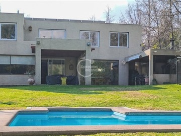 Casa en venta en La laguna, Lo Barnechea - 5 dormitorios, 4 baños