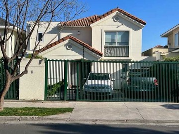 Casa en venta en quilin (70045), Peñalolén - 4 dormitorios, 4 baños