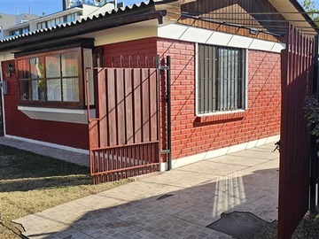 Casa en venta en Walker Martinez - Garcia Hurtado de Mendoza, La Florida - 3 dormitorios, 1 baño