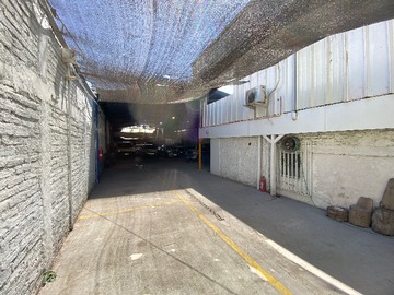 Terreno Industrial en venta en Se vende Galpón con oficinas Quinta Normal (82416), Quinta Normal - 4 baños