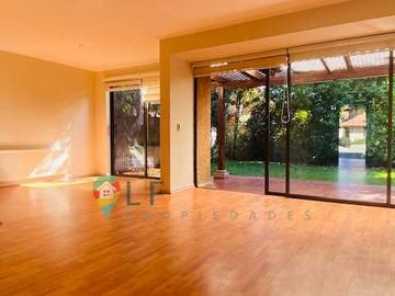Casa en arriendo mensual en Huechuraba, casa chilena, colegfo SFJH (174334), Huechuraba - 4 dormitorios, 3 baños