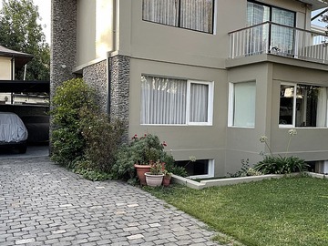 Casa en venta en Estupenda casa ubicada en pedro de valdivia norte, Providencia - 5 dormitorios, 4 baños